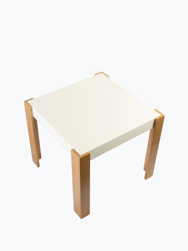 Mesa cuadrada tapa fija laqueada